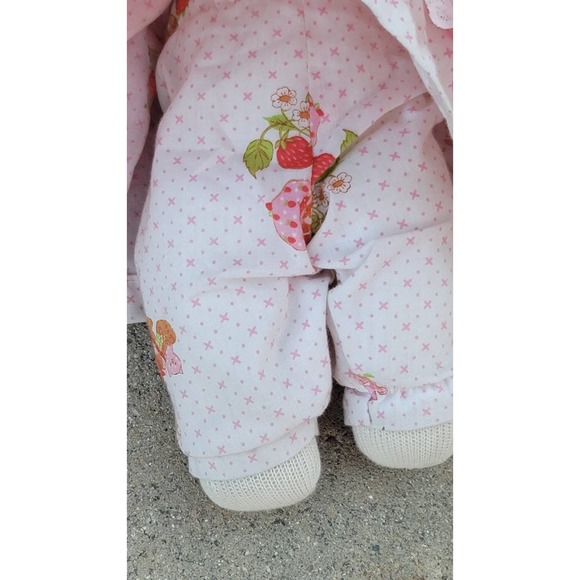 Vtg 17" Strawberry Shortcake Handmade Doll - Picture 4 of 5